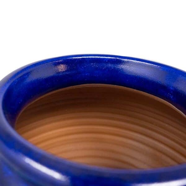 Foto dettaglio bordo blu di un vaso artigianale fatto a mano da Giuseppe Cicalese - Ceramiche Cicalese